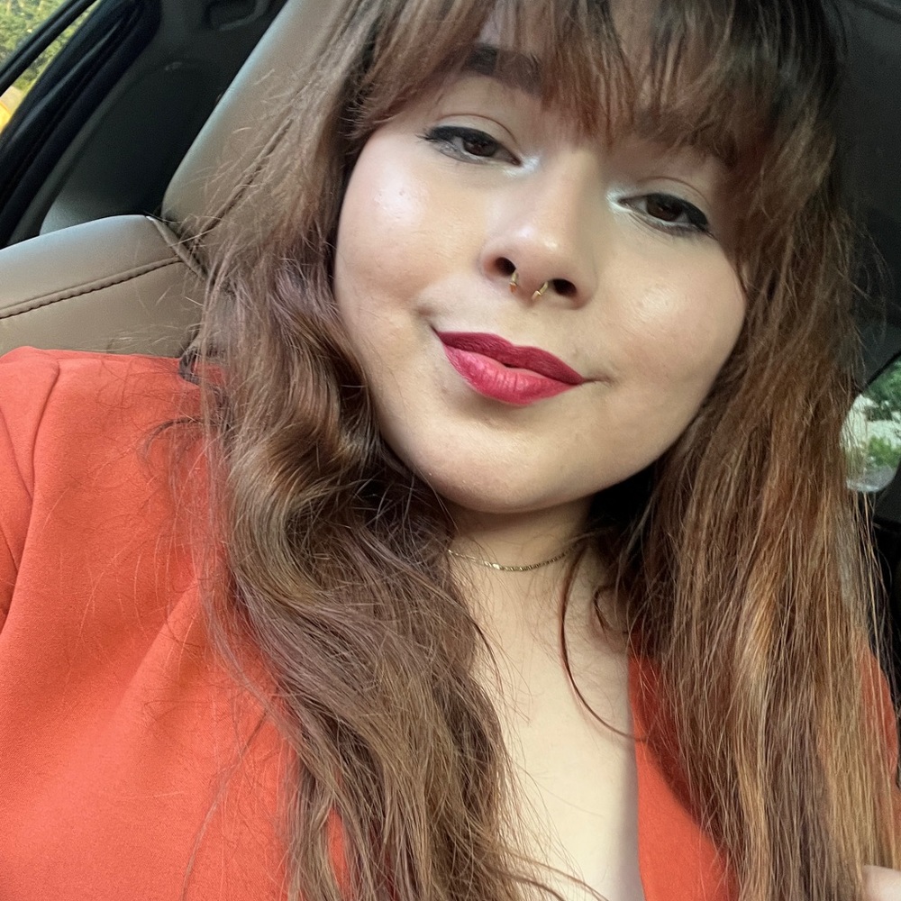 Meet your Posher, Angela